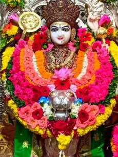 Durga Puja 2025 in Mumbai: Famous Pandals, Temples and Tourist Spots