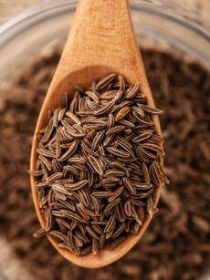 10 health benefits of cumin seeds: a spice hiding in your kitchen