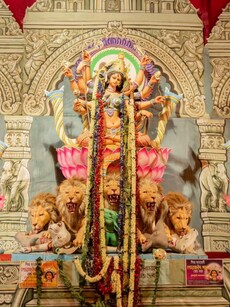 Durga Puja 2025 in Kolkata: Top Pandals, Temples and Must-See Spots