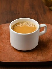 থেঁতো না কুচিয়ে, চায়ে কীভাবে মেশাবেন আদা?