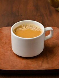 থেঁতো না কুচিয়ে, চায়ে কীভাবে মেশাবেন আদা?