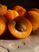 9 Reasons Why Nutritionists Want You to Eat More Apricots