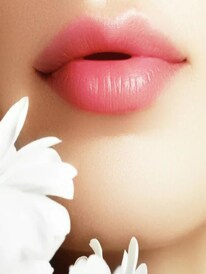 শীত এলেই রুক্ষ ঠোঁট, নরম-লাল করতে ঘরোয়া টিপস