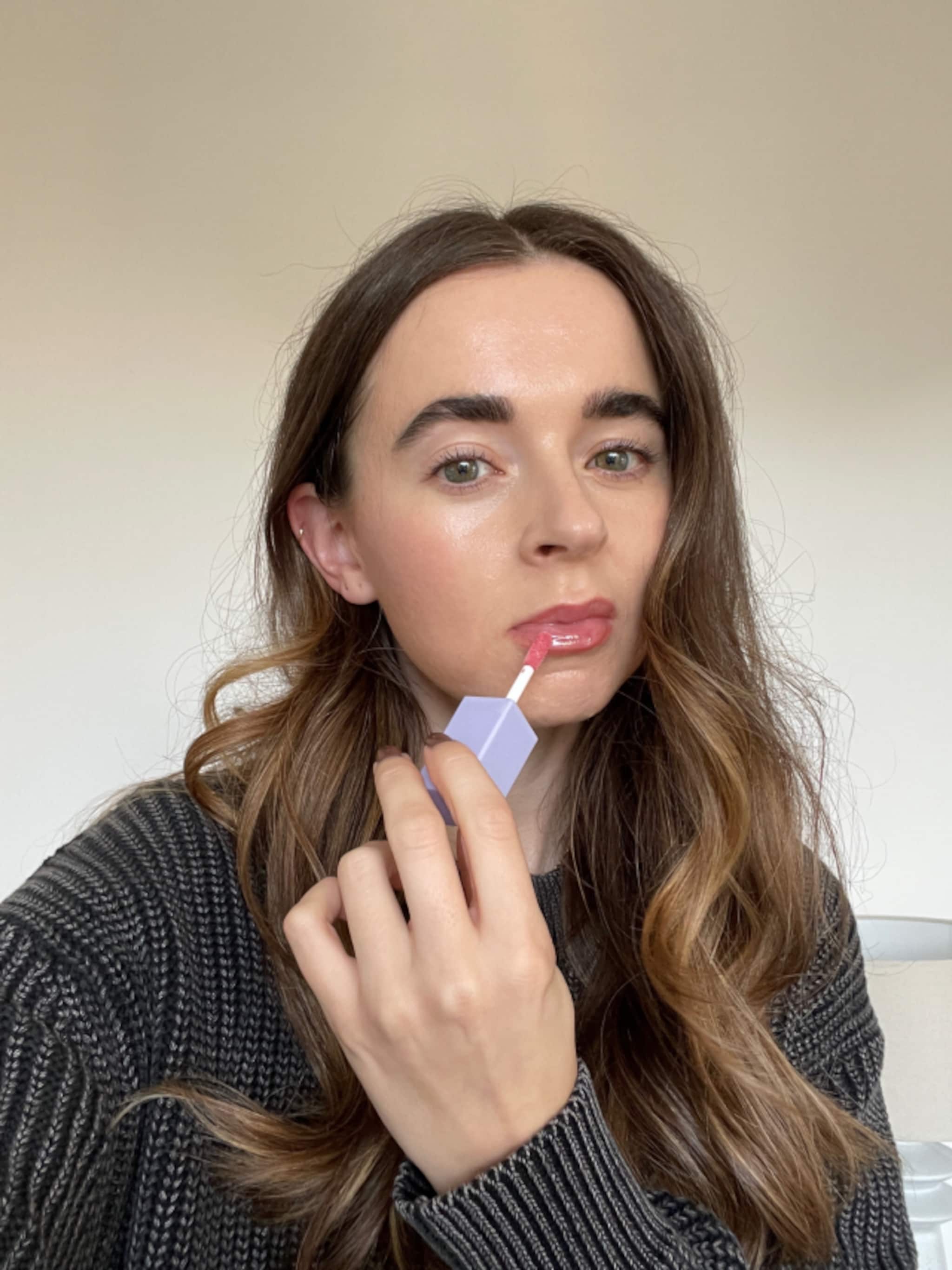 Do You Know : लिपग्लॉस लावल्याने काय होत नुकसान?