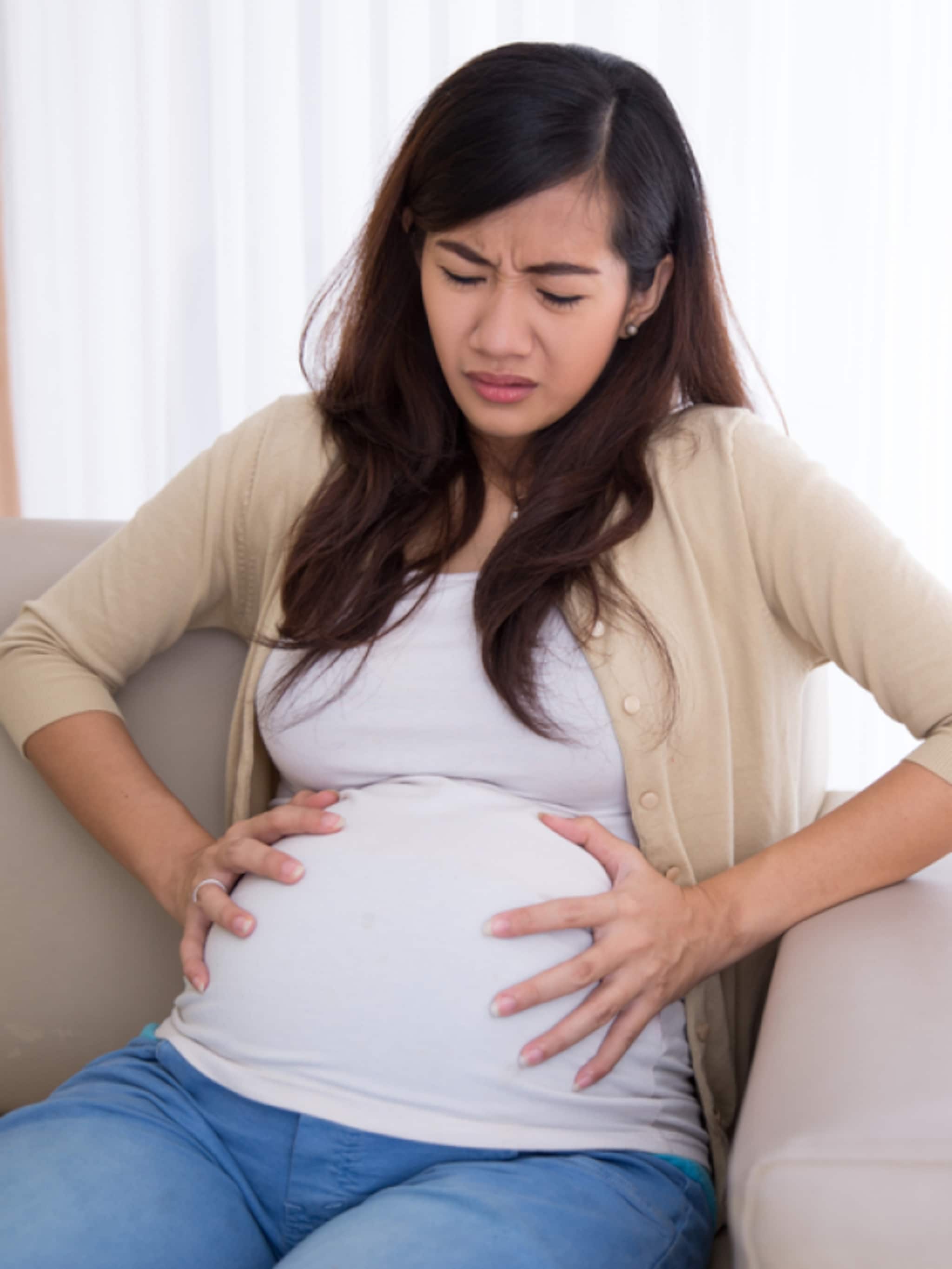 प्रेग्नन्सीमध्ये पोटदुखी कधी ठरू शकते धोकादायक?