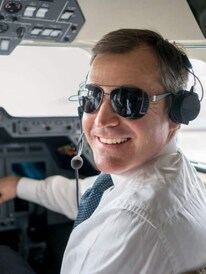किती असते Pilot ची सॅलरी?