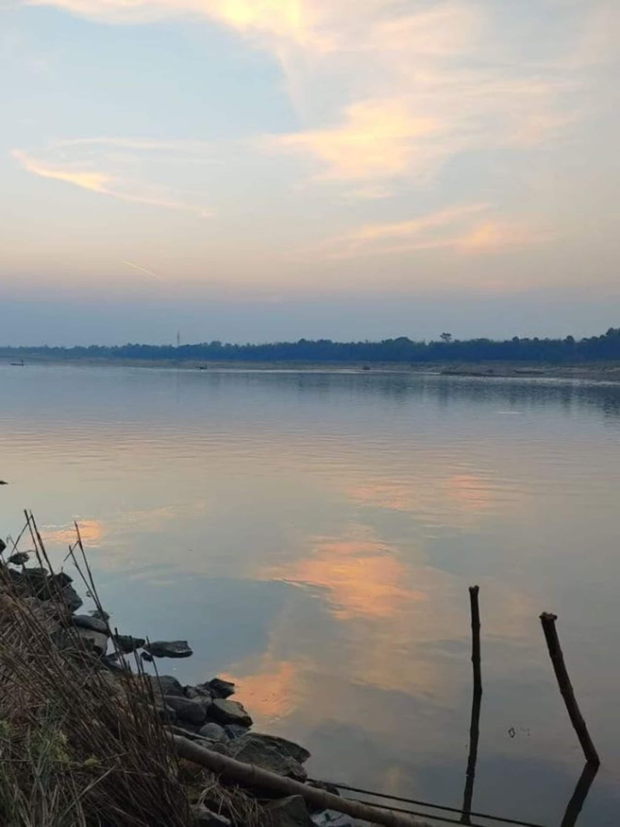 ‘বাংলার দুঃখ’ নামে কোন নদী পরিচিত?