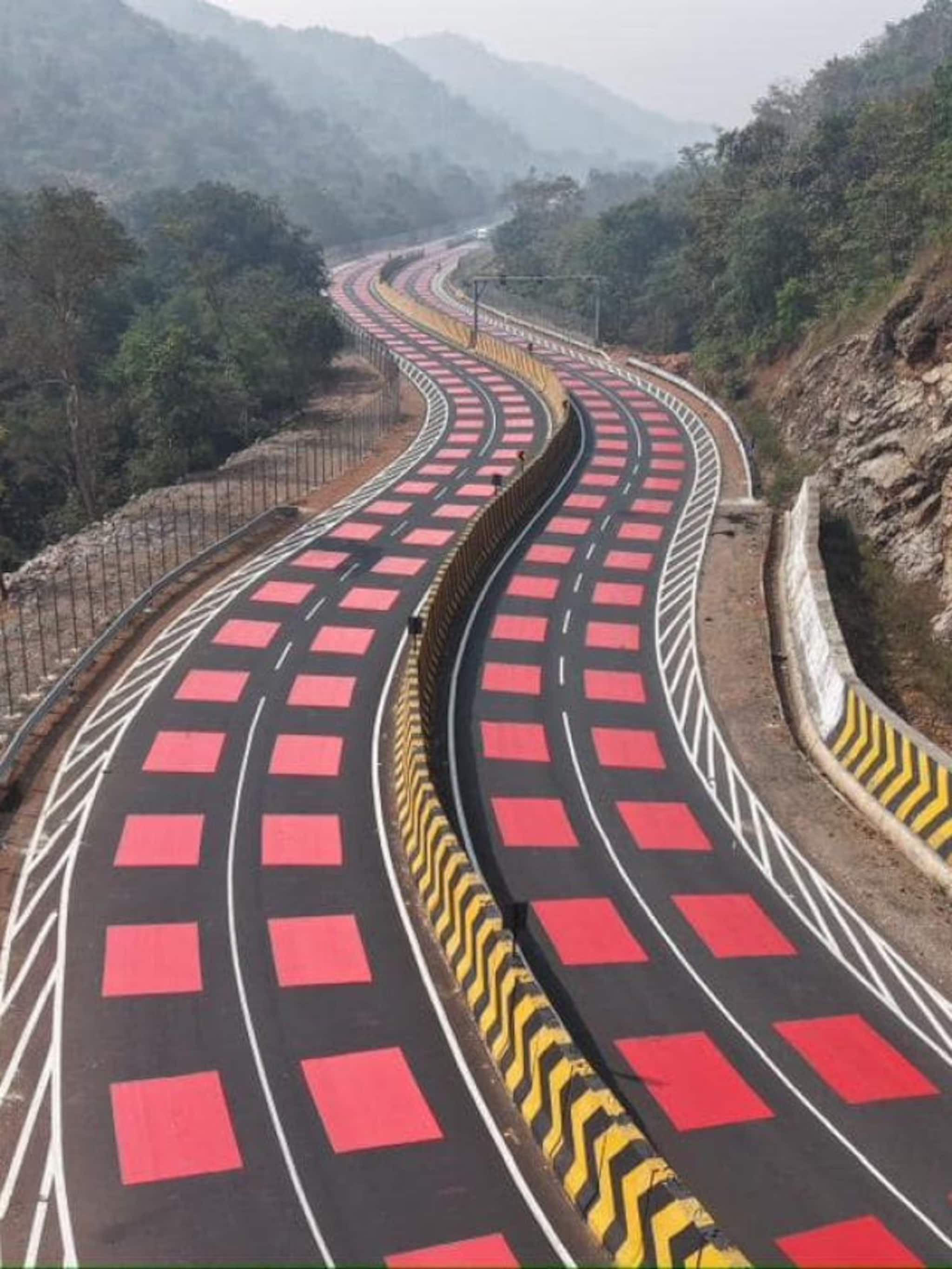 വന്യമൃഗങ്ങളെ സുരക്ഷിതരാക്കാൻ ചുവപ്പ് പാത