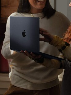 MacBook Air M4 price cut by Rs 10000 on Croma