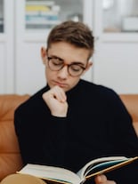 9 reasons why intelligent people keep quiet