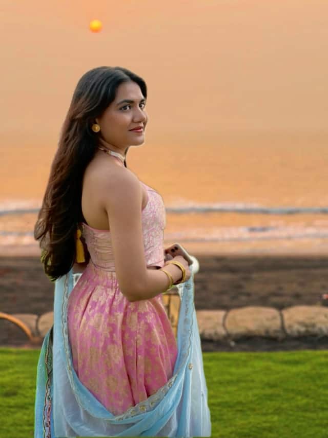 How To Pair A Corset With Your Lehenga