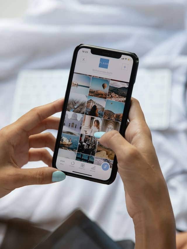 How To Avoid Doomscrolling On Social Media